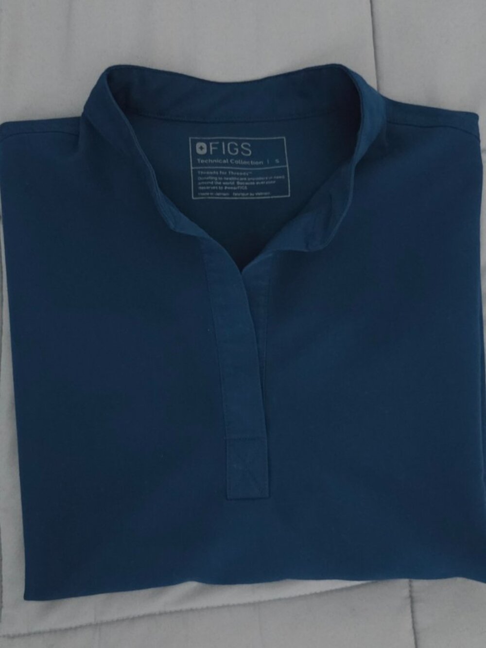 Figs Deep Reef Rafaela - Oversized Scrub Top Small - Picture 2 of 3